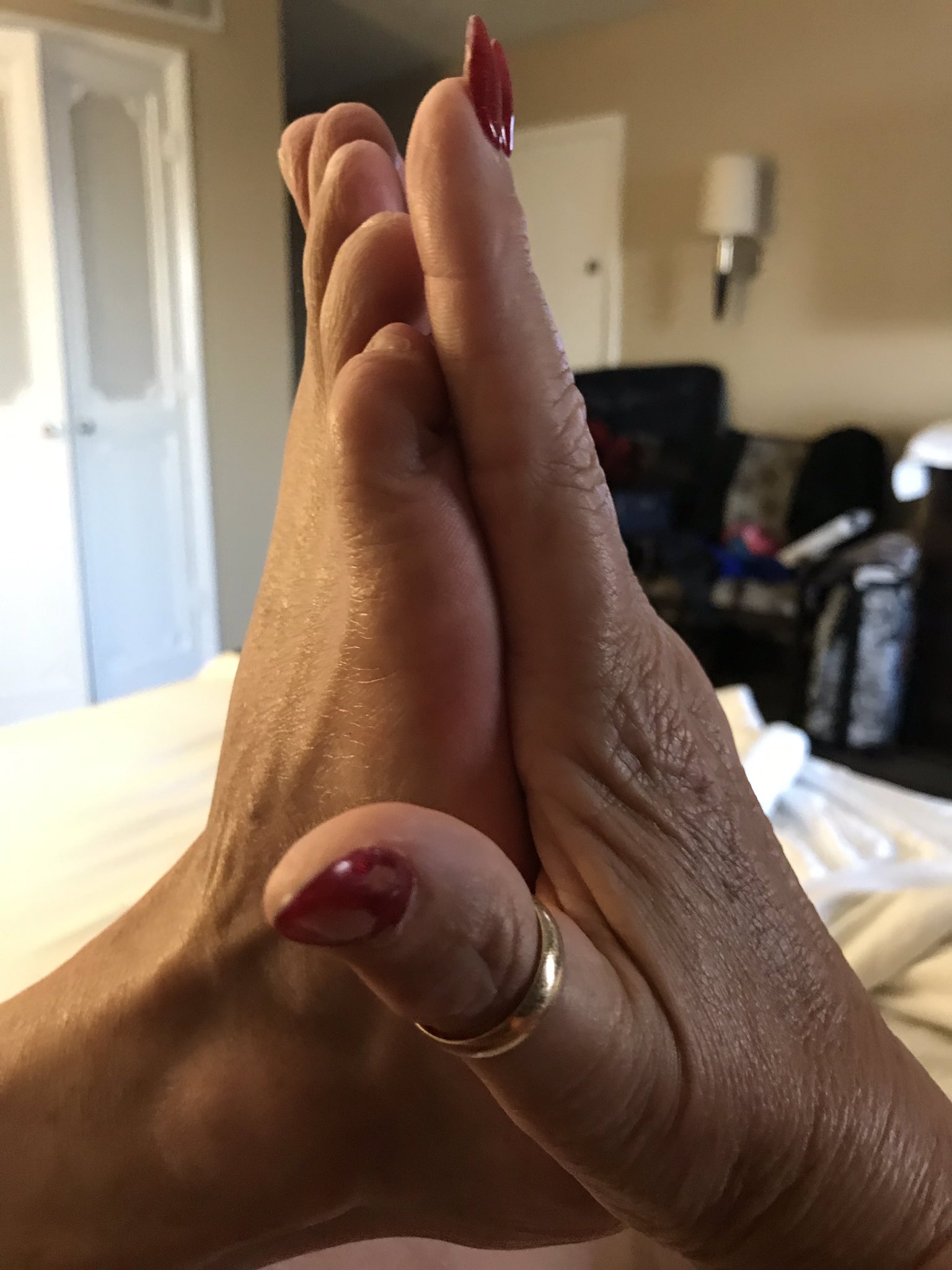 2 pic. Just a quick update I will be in Allentown Pennsylvania for sessions on the 29th and 30th of November I will be free in the evenings after four if you’re interested please get in contact with me. Call me at 1-229-630-6741 I hope to see you there. Have a nice evening https://t.co/my7oSvtR3a
