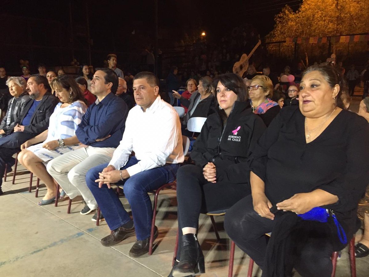 Mis felicitaciones a la Villa Los Copihues que hoy celebran su aniversario 24. Muy linda ceremonia donde se coronaron reinas y se destacaron a las directivas de los 11 edificios que componen este histórico barrio de #LosAndes