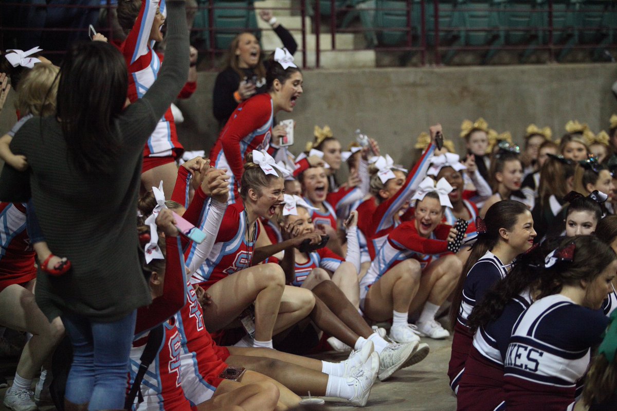 SHHSThunderbird's tweet photo. After 3 rounds of competition at the @KSHSAA State Spirit Showcase, @HeightsCheer is headed to finals at 8:35! #ItsAGreatDayToBeATBird #PhotoCredsToCBortz https://t.co/jsxSR29QUT