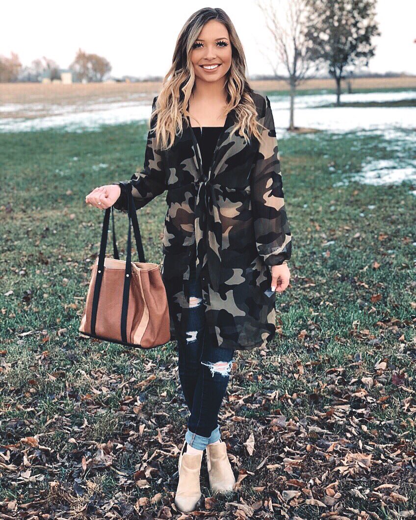 shopmixmingle's tweet photo. Saturday is for shopping so shop in style with M&amp;M. We love this camo-print top for warmer fall days!
•
#outfitgoals #camo #camouflage #ootdfashion #ootd #saturdayshopping #saturdayvibes #falloutfits #fallfashion #weekendvibes #chic #boutique #mixmingleboutique #mixmingleb https://t.co/at7iMch92j