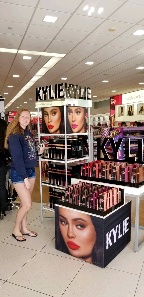 CheyenneLanae_'s tweet photo. @kyliecosmetics being in EVERY @ultabeauty store was a blessing! Well looks like i know where I’m spending some of my paycheck every month💄💗 @KylieJenner #kokok #candyk https://t.co/waU2usOgHn