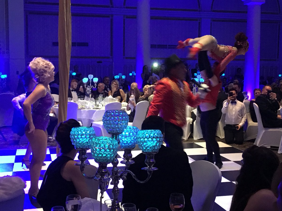 FrameSmart's tweet photo. Rocking at The Queens with @PromiseNorth - it’s the greatest show. 
@FrameSmart https://t.co/ZCjdTG9XZr
