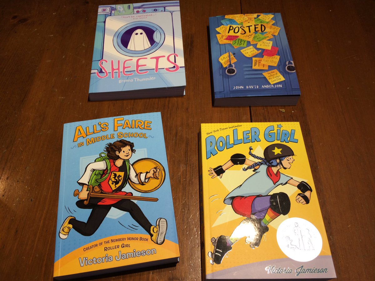 lksimcoepslib's tweet photo. Thank you to everyone who participated in our @chaptersindigo adopt-a-school fundraiser. We raised $170 to buy books for our library. It’s a graphic novel extravaganza @LakeSimcoePS ! #newbooks #helpingkidsread https://t.co/F6nMCPrkQt