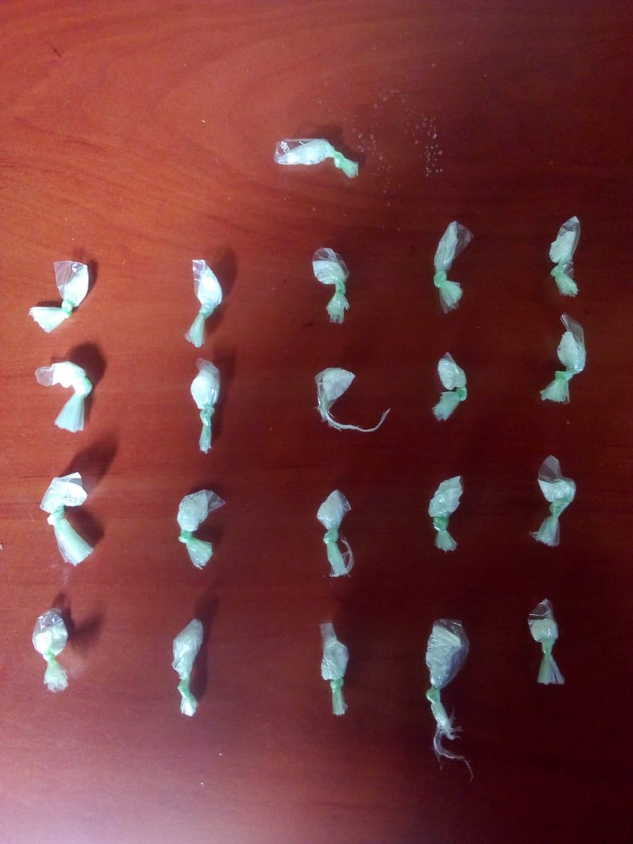 mingobguate's tweet photo. #MinGon por medio de #PNCgt-SGAIA en un operativo realizado en el barrio el Centro, La Libertad, Petén; aprehendieron a Fredy Omar Morales (20a), incautandole 21 bolsitas transparente con polvo blanco, posiblemente Cocaína.

Diligencia en proceso https://t.co/lVnrVa1fJ0