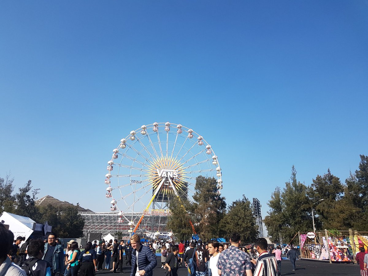 LifeBoxset's tweet photo. ¡Y llegó el momento! Hoooola @CoronaCapital ♡ Arrancamos con un calorcito deli (no, está bien recio) y saaaaalen las primeras pics! #Liveboxset https://t.co/OXdYJN9YkP