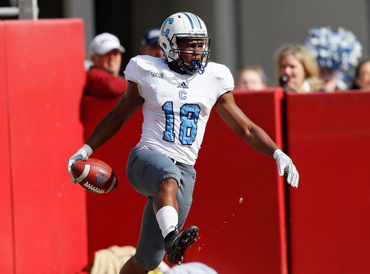 CBSSports's tweet photo. Let’s give a big shoutout to Dante Smith of The Citadel.

The freshman became the first player with 130+ rushing yards and two touchdowns against Alabama since Ezekiel Elliott (2015). https://t.co/ptnzO5P9ZS