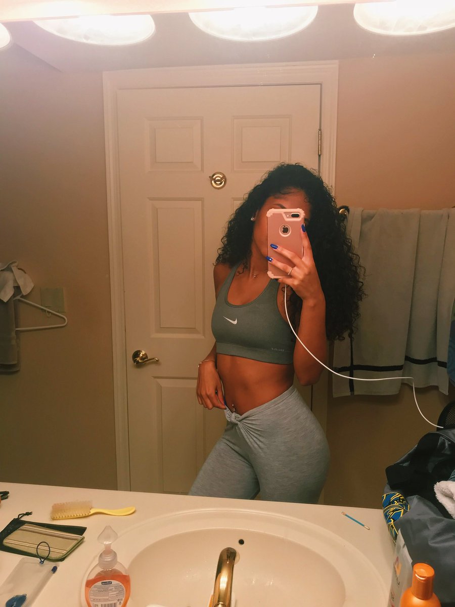 sallyjill_'s tweet photo. Donβt @ me βοΈ #lightskintwitter #finelightskintwitter #DominicanTwitter #curlyhairtwitter https://t.co/pZBl5X0Cn9