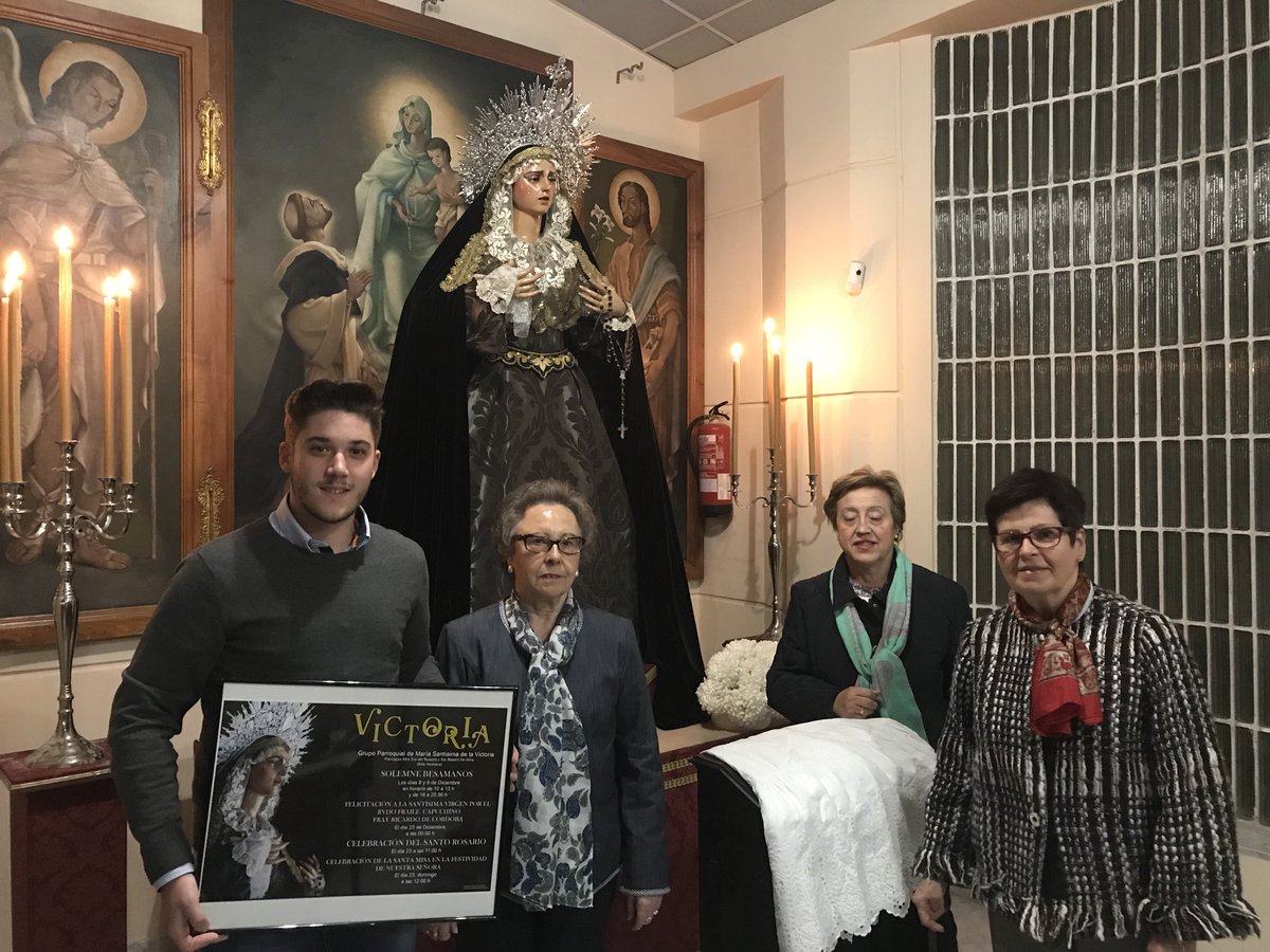 gdlavictoria's tweet photo. Presentado el cartel de los cultos, besamanos y Felicitación por Fray Ricardo de la Victoria obra de Rafa Pérez. También se ha producido la donación de unas enaguas por parte de una devota de la Virgen. Desde aquí nuestro agradecimiento! #Victoria2018 https://t.co/keTtJH4tEJ