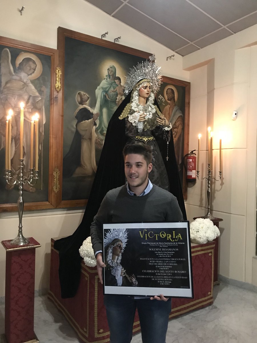 gdlavictoria's tweet photo. Presentado el cartel de los cultos, besamanos y Felicitación por Fray Ricardo de la Victoria obra de Rafa Pérez. También se ha producido la donación de unas enaguas por parte de una devota de la Virgen. Desde aquí nuestro agradecimiento! #Victoria2018 https://t.co/keTtJH4tEJ