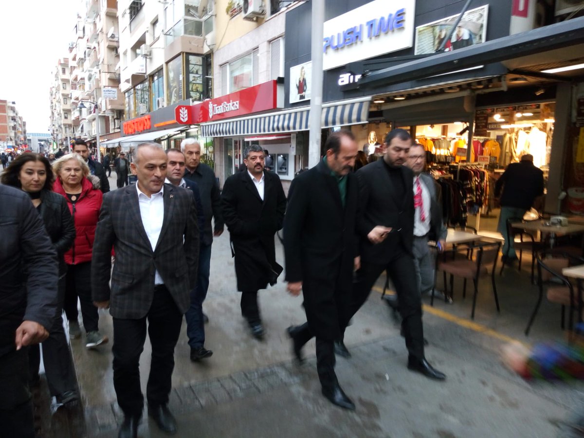 MHP İzmir Milletvekili Sn.Tamer Osmanağoğlu Bey ve ilçe başkanımız Sn.Mehmet Aydın Bey ile birlikte, Bayraklı Sevgiyolu esnaf ziyaretinde bulunduk.