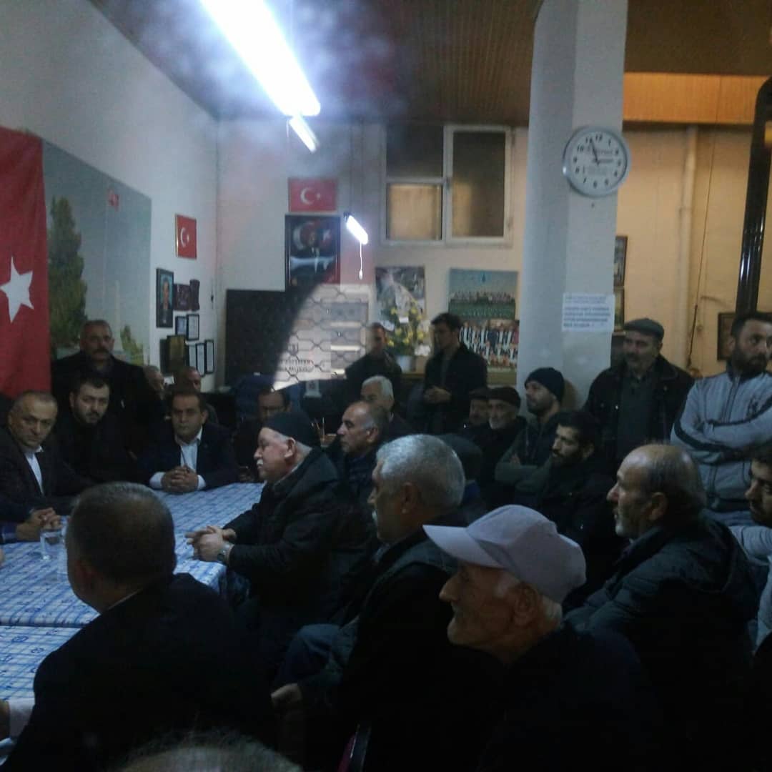 MHP İzmir Milletvekili Sn.Tamer Osmanağoğlu Bey ve ilçe başkanımız Sn.Mehmet Aydın Bey ile birlikte, Bayraklı Kütahya Zafertepeliler Derneği ziyaretinde bulunduk.