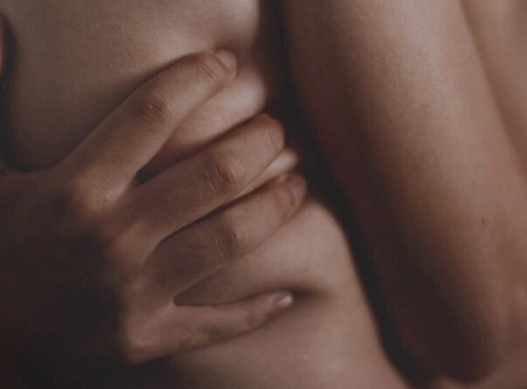 nudist's tweet photo. skin on skin https://t.co/c3Wtk3sEAl