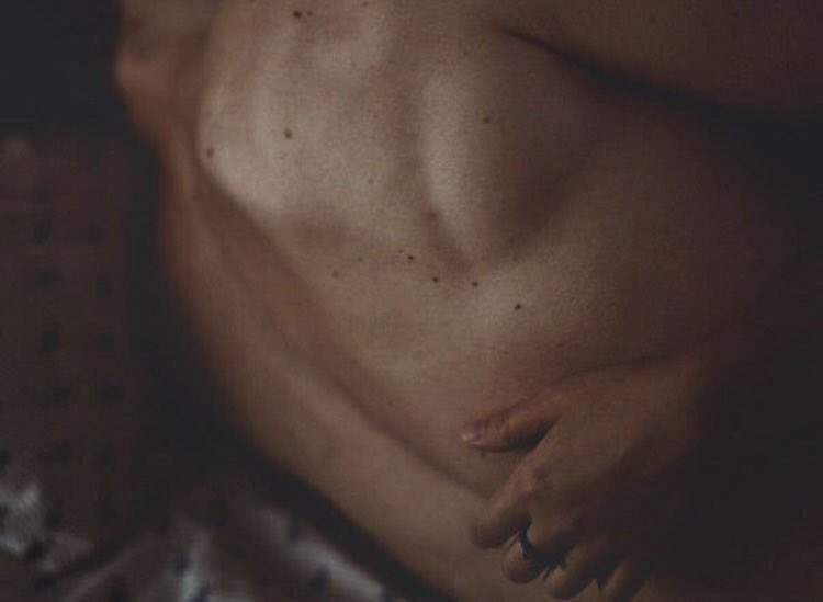 nudist's tweet photo. skin on skin https://t.co/c3Wtk3sEAl