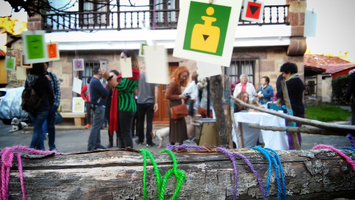ericacine_'s tweet photo. 1er Encuentro #PARARTE en @campoolosvalles Paisaje Rural y Arte en el corazón de Cantabria #Anievas ���🍂🏡🌳🎨 https://t.co/kNLhU2xFYA