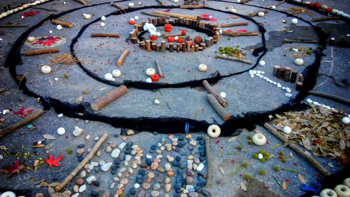ericacine_'s tweet photo. 1er Encuentro #PARARTE en @campoolosvalles Paisaje Rural y Arte en el corazón de Cantabria #Anievas ���🍂🏡🌳🎨 https://t.co/kNLhU2xFYA