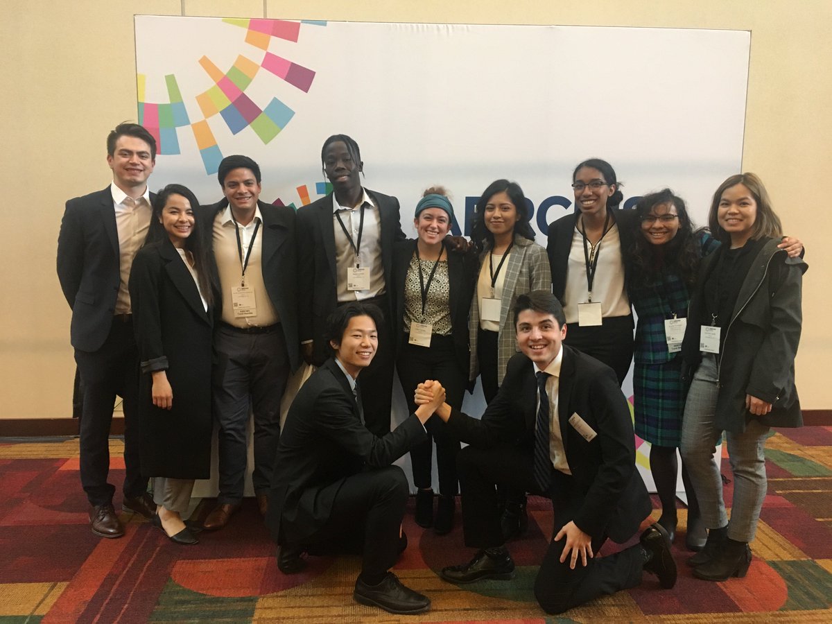 TheTracyLab's tweet photo. As #abrcms2018 comes to a close, I'm reflecting on how lucky I am to be inspired by these students. Thank you for being amazing! #hhmipathways #UCLAbruins #thefutureofSTEM https://t.co/QIl4QVajaD