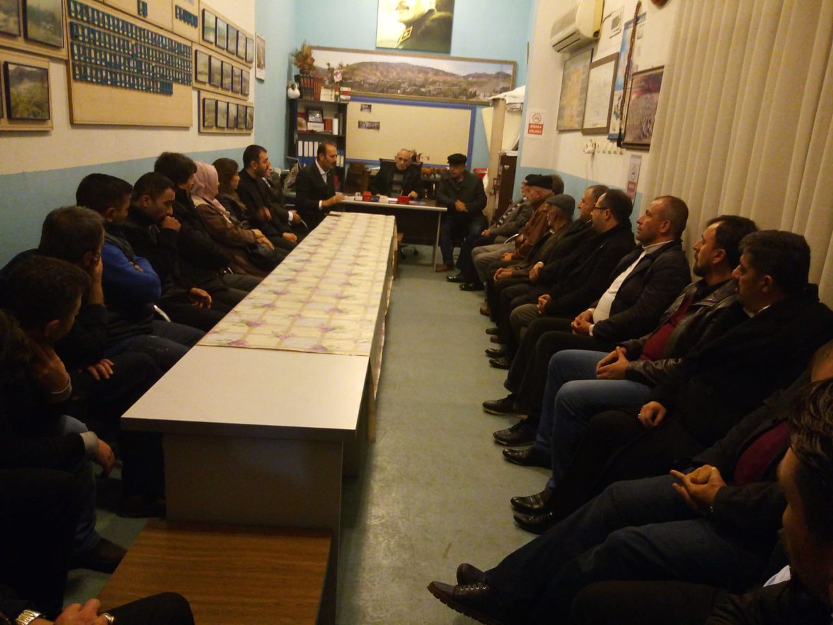 MHP İzmir Milletvekili Sn.Tamer Osmanağoğlu Bey ve ilçe başkanımız Sn.Mehmet Aydın Bey ile birlikte, Bayraklı Erzurum Olurlular Derneğine teşekkür ziyaretlerinde bulunduk.