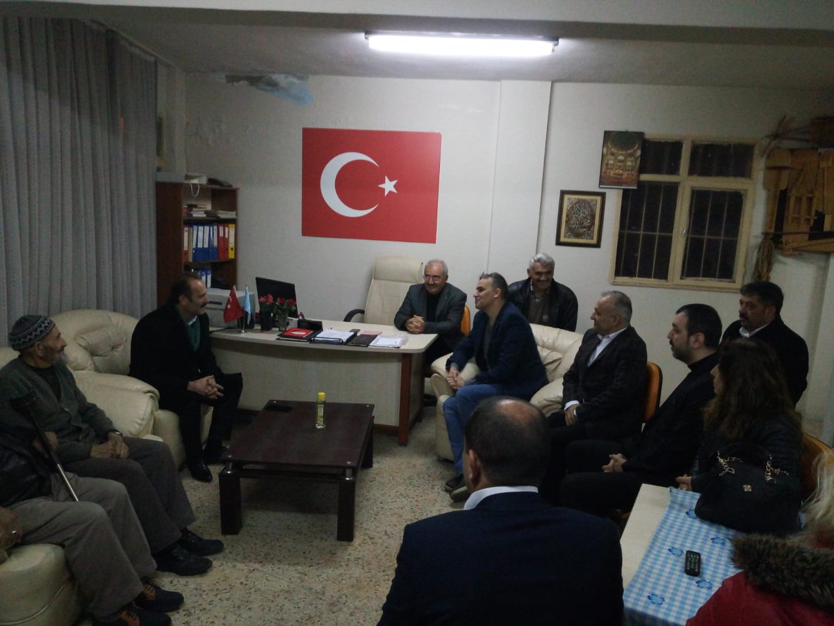 MHP İzmir Milletvekili Sn.Tamer Osmanağoğlu Bey ve ilçe başkanımız Sn.Mehmet Aydın Bey ile birlikte, Bayraklı Cengizhan Mah. Erzurum Tortumlular Derneğine teşekkür ziyaretlerinde bulunduk.