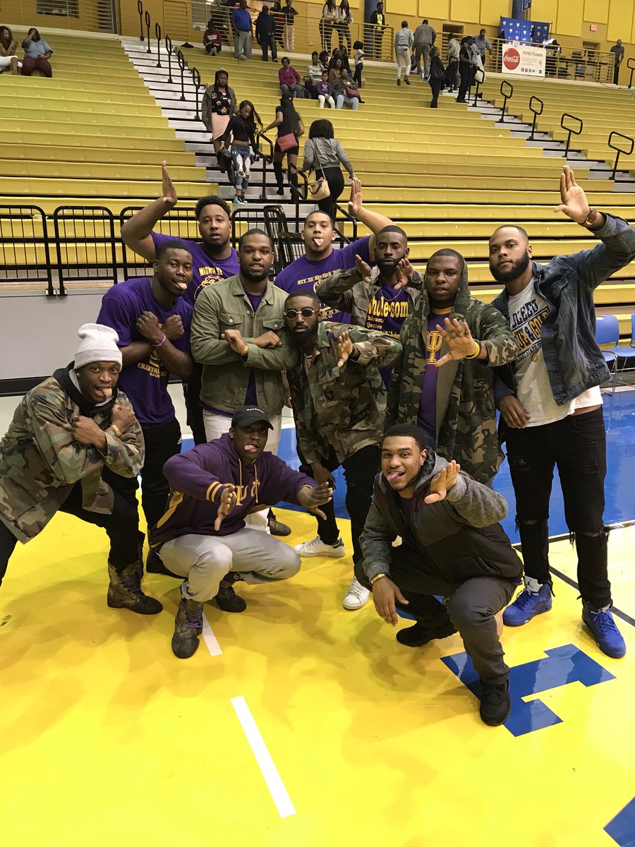 7DawgHuncho's tweet photo. Happy founders day to the Men of Omega 🐶‼️ Big Barks 🗣
#FoundersDay #OmegaPsiPhi #XeQues #MtyXE #Qreme16 #RQQ #QuesBreaktheInternet https://t.co/4ejjF1fYGM