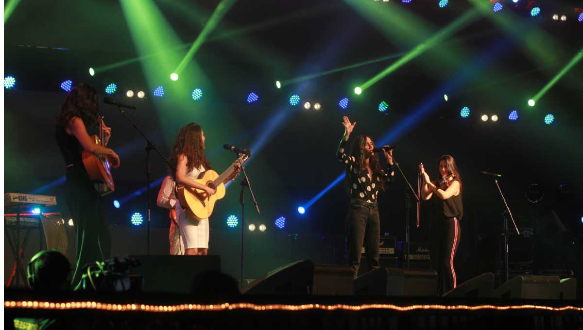 BengalNewzIndia's tweet photo. #LasMigas members from #Spain on stage in the final day of #DhakaInternationalFolkFest in capital #Dhaka's #Bangladesh Army Stadium on Saturday. ๐ธ Photos: UNB | #DIFF2018 RT@Bangladesh_BN @BengalNewzLife https://t.co/1g8QVVdElp