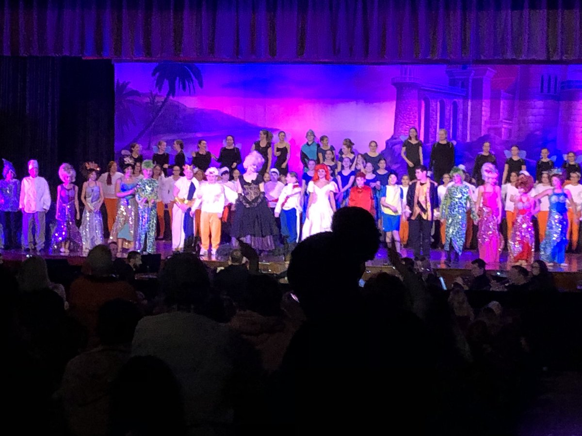 SKelly7317's tweet photo. So much talent in Massapequa! Great job to everyone involved and thank you to all those who made it happen! #TheLittleMermaid #msdpride @BernerChiefs @MassapequaPS https://t.co/Yxt8B5H2UI