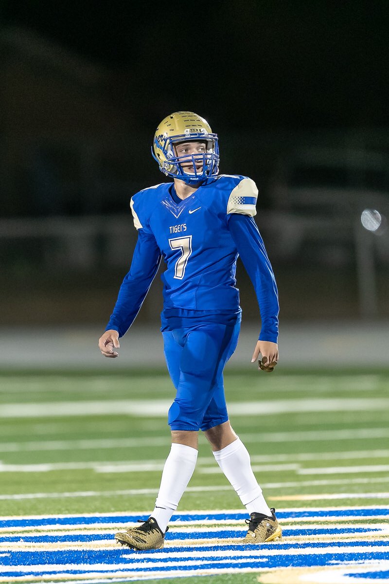 storeytime00's tweet image. Today was the last time I get to suit up with my brothers, it truly was a good season with everyone. Thank you to all my coaches for shaping me into the person I am today. I appreciate everything. Until next time fellas #7out