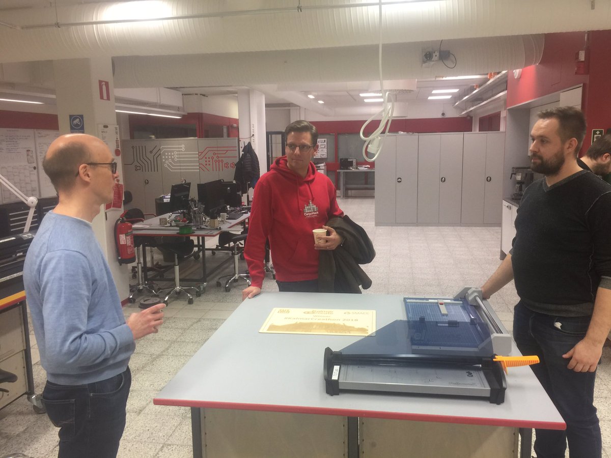 JuhaniPaakkonen's tweet image. #KalmarCreathon Final weekend @timorainio and @LasseMEriksson making arrangements for the final day at #TUTLab #CoCreate @Kalmarglobal @SMACCFinland @TampereUniTech