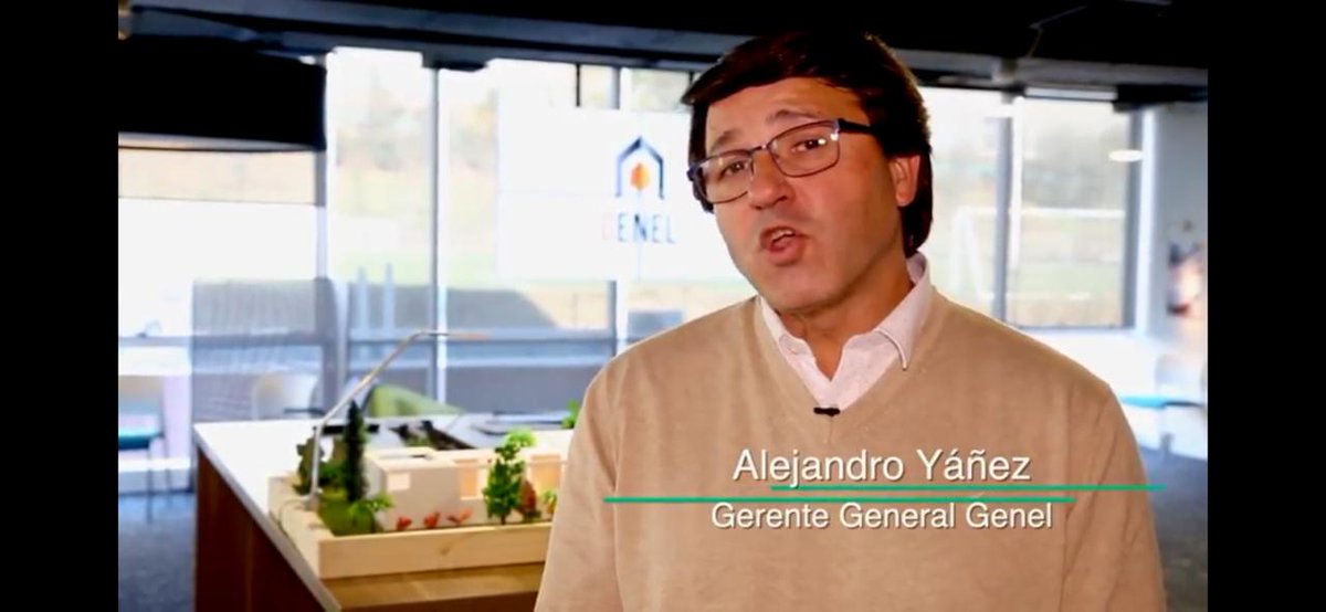 EstafaG's tweet photo. Este es el sinvergüenza que planifico la estafa en #inmobiliariagenel a cientos de familias que soñamos con la casa propia.  Alejandro Yañez Quezada. https://t.co/Nmy30qYeLV