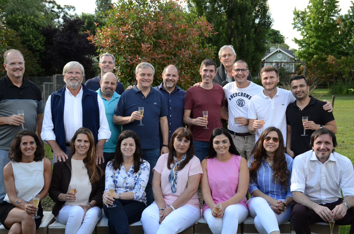 PabloNContreras's tweet photo. After a wonderful week at @HAlemanBsAs, We shared a beautiful day with our dearest friends. @GuidoGiusti @EduardoMazzucc1 @urobraulio @raby_ana https://t.co/43Lcp3At7a