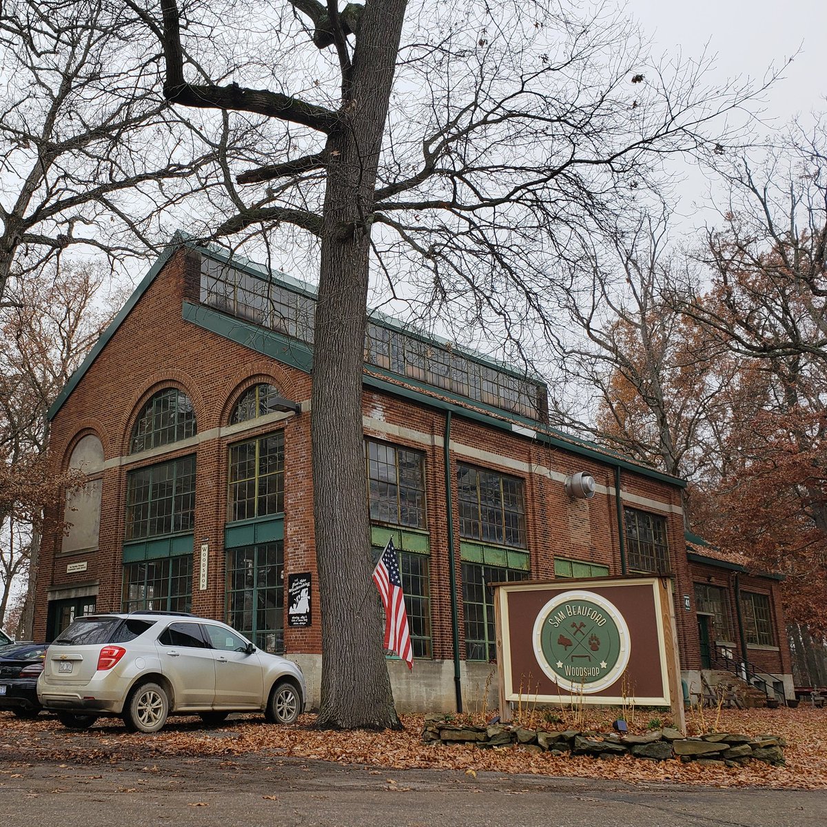 SamBWoodShop's tweet photo. November at the wood shop 🍁🍂🍃 #WoodShopLife #PureMichigan #SBWI #LongLiveWood #Fall @PureMichigan @VisitLenawee https://t.co/TaFJKfgSkF