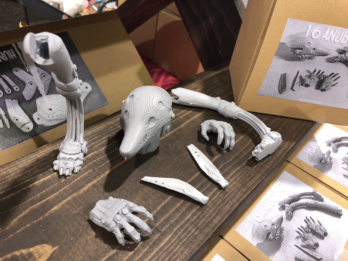missmonstermel's tweet photo. Heads up! I have 1/6 Anubot kits and H.U.N.D kits at my @designercon booth 638 right now! #missmonster #anubot #hundunit #onesixth #designercon2018 https://t.co/SZjBuYj29W
