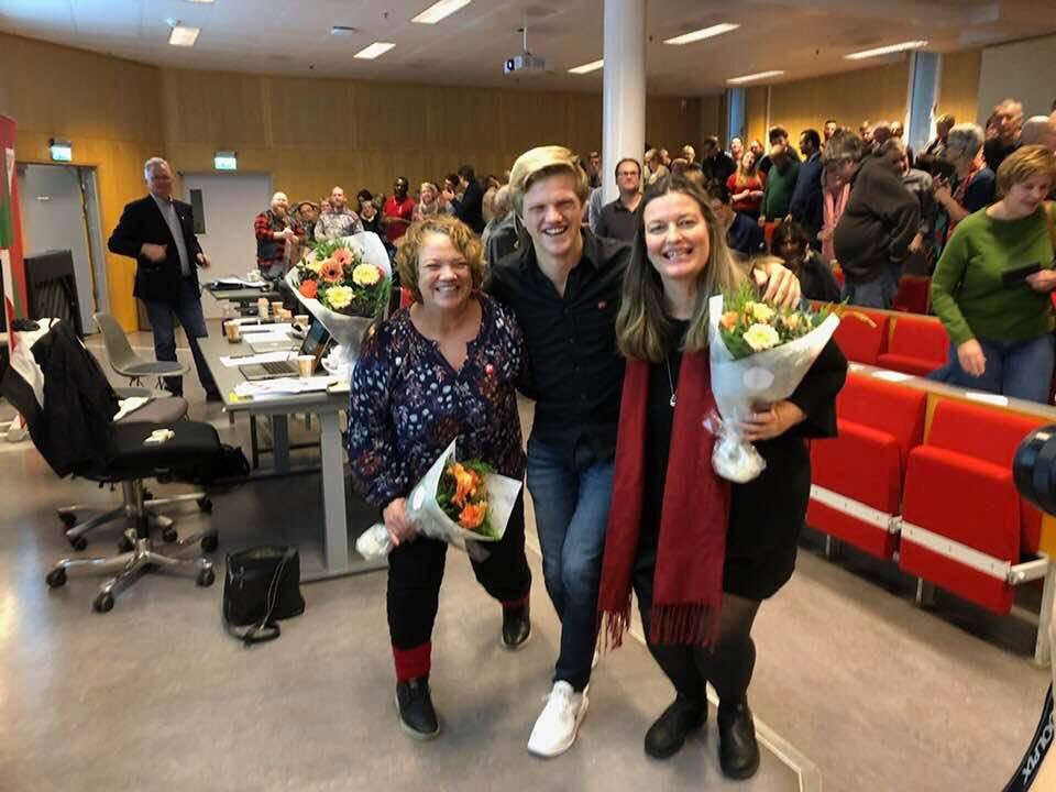 CEidsvold's tweet photo. Fantastisk og historisk dag❤️💚 stolt, rørt og ydmyk for førsteplass i Viken SV. Fantastiske folk med meg på reisen til å gjøre Viken til fylket for de mange og ikke for de få❤️💚 https://t.co/lFFOY0xqot