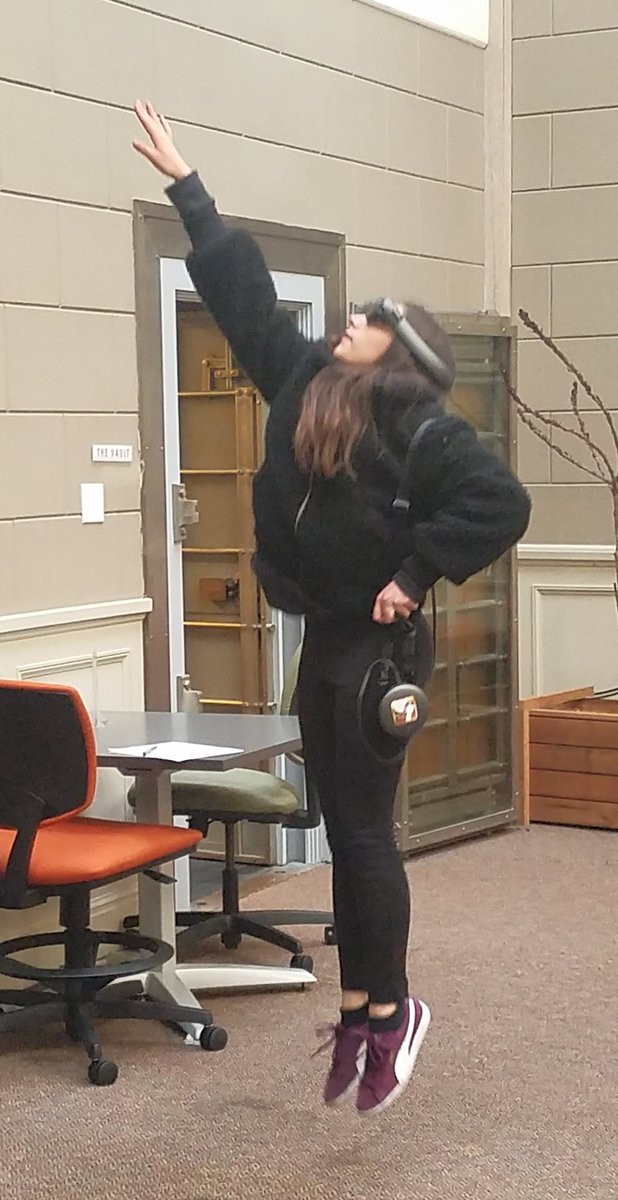 rebecca_evans's tweet photo. Happy #worldvirtualrealityday from Berkeley, CA! First time in VR for many attendees. Fun, community & demos including #magicleap #vr #ar @quirkeley @iSiciliana @ar_vr_women @NicoleLazzaro @KunzeFilms @NatMatheVR @amoration @Restorative_VR https://t.co/kammK3jS65