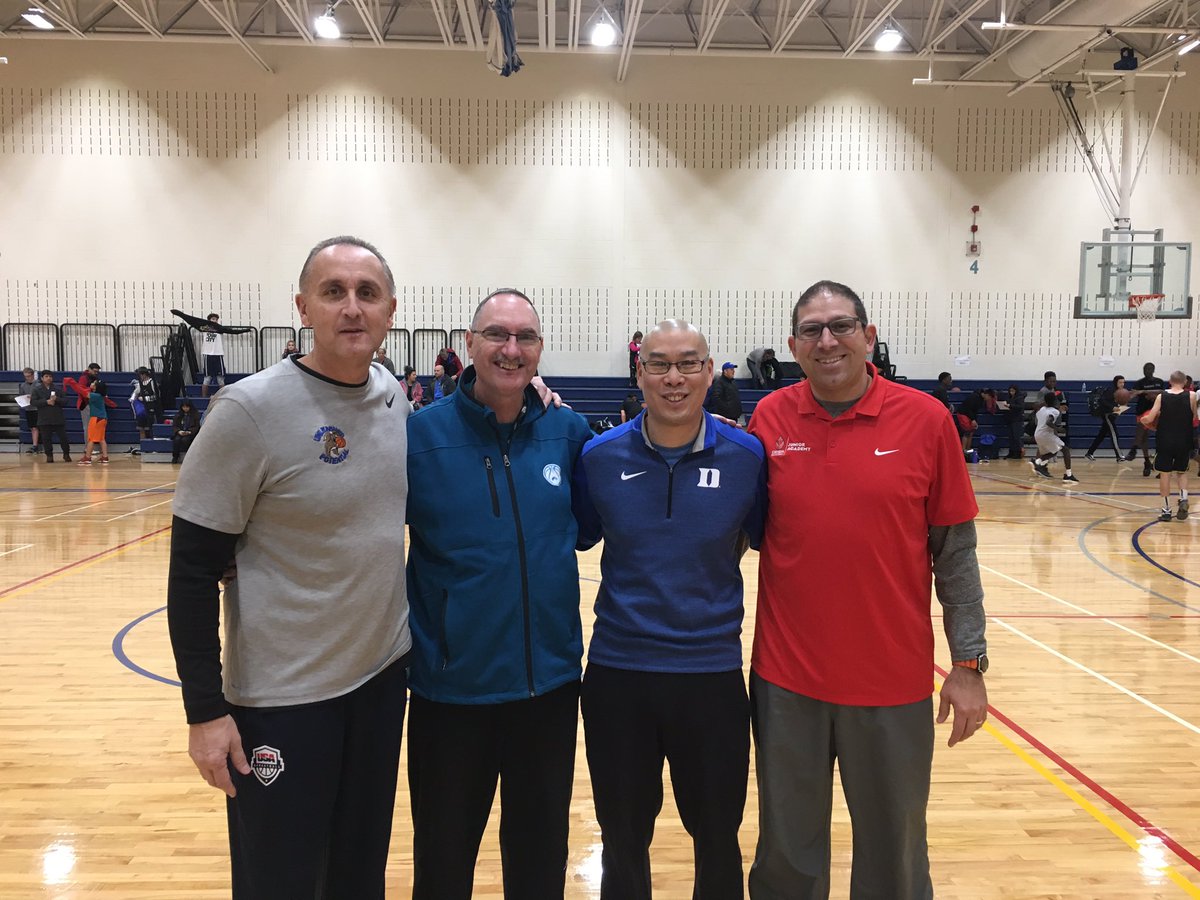 s_chan4's tweet photo. Great session by @coachs717 and the #UnleashPotential team. USA basketball meets Canada basketball. #wildhawks #dukebasketball https://t.co/NXLYhlMfgS