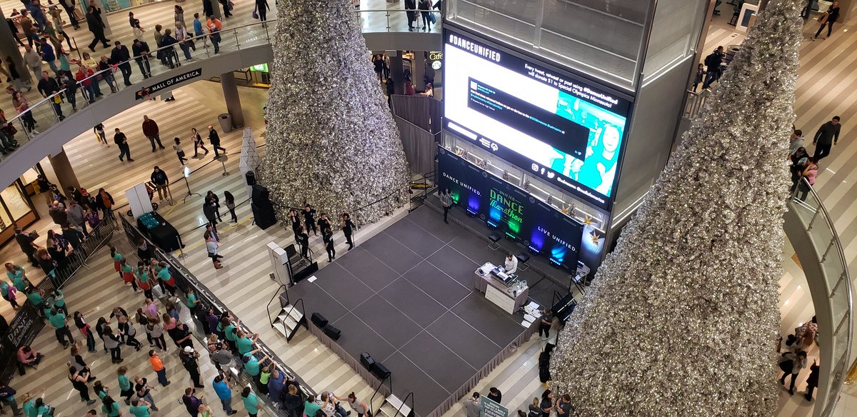 XJulion's tweet photo. On the scene at the dance marathon @mallofamerica
#danceunified https://t.co/FG4JaU6MDM