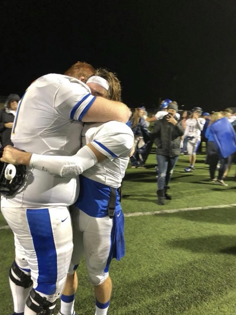 EastonBarrier's tweet photo. Happy birthday big man!! Gonna miss being under the lights with you!! I love you💙 https://t.co/xobWLBHfp8