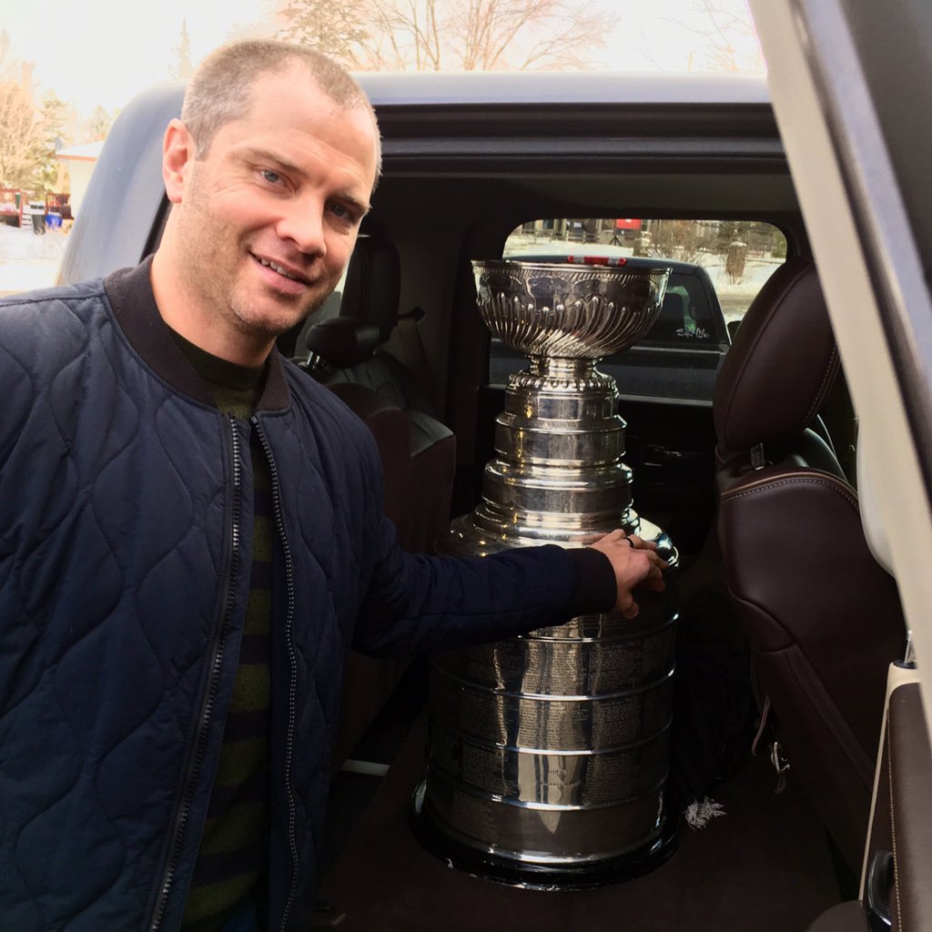 RideauOsgoode's tweet photo. #Manotick resident Matt Bradley brought Lord Stanley’s Cup to the ❤️ of the village today. After long career on the #NHL, Bradley now Is a pro scouts for the #Capitals. #ottcity #OV8 https://t.co/1B02yKgRWy