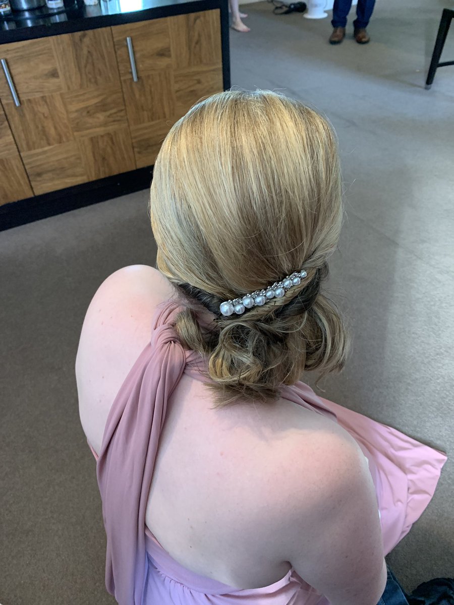 HairByLisaB's tweet photo. Bridal party #SurreyWeddings https://t.co/Se5BJYY2kq