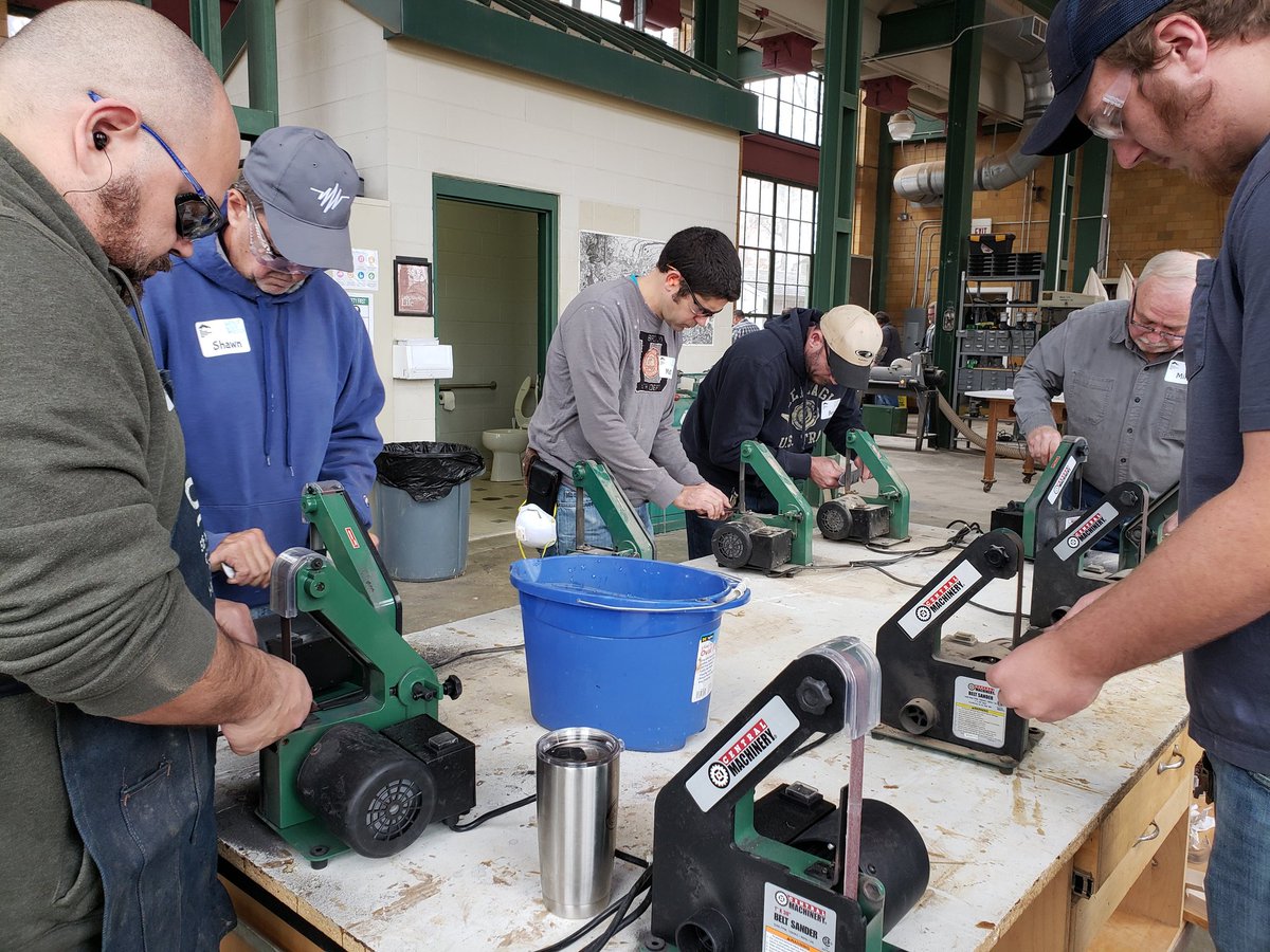 SamBWoodShop's tweet photo. Forge a Knife Class Day 1 - shaping our blades #knifemaking #metal #woodshop #sharp #forgedinfire #forge #metalwork #longlivewood #sbwi #instagramthetelegram https://t.co/kj1UmhoClV