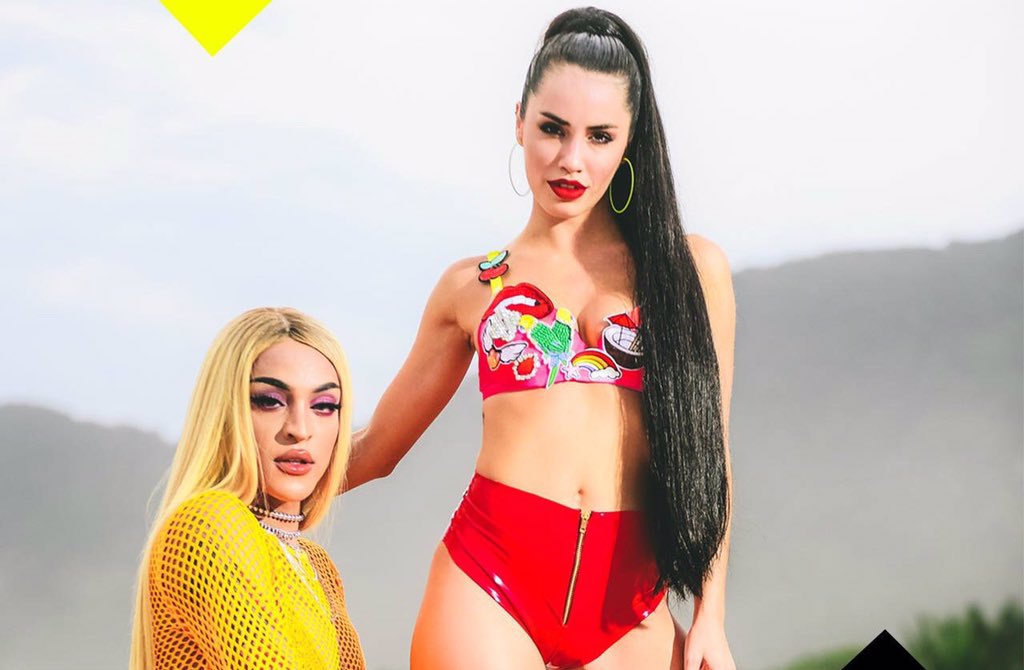 GriselleDz's tweet photo. Hola, que tal? @chicuela ΒΏya viste el nuevo videoclip de @laliespos ft. @pabllovittar? Te lo recomiendo!! Se llama #CALIENTE π₯ y logrΓ³ 3,000,000 de vistas en 72hrs! #TeamLPB @MexicanasDeLali
ππ https://t.co/DUtDQdSgXJ π₯πΉ !! https://t.co/u5RD1rxj09