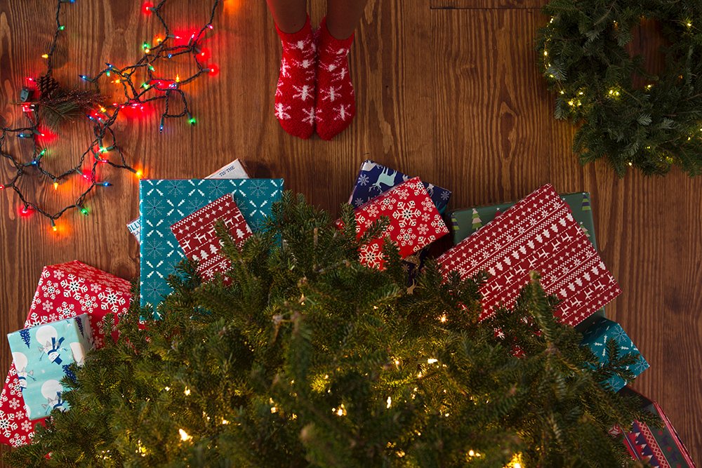 Hope_Returned's tweet photo. Who's feeling overwhelmed with holiday prep? ✋🏼 If you're struggling to find time to #volunteer, we're here to tell you that you can support us from the comfort of your couch! 🎁 Check out our @Amazon wish list for @FCBMORE with books as low as $4: https://t.co/nehBfE2kzT #donate https://t.co/Jylt1nlRgf