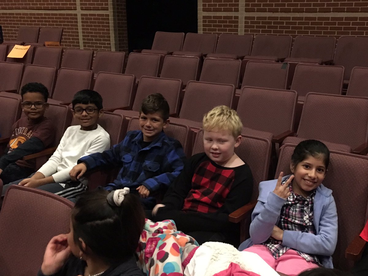 delvalle_jamie's tweet photo. The kids enjoining the Fossil Ridge play. @rach_markham 
@FRES117
#eaglesSOAR @FossilRidgeKISD https://t.co/663AWJGRrX