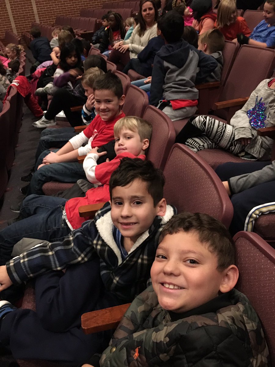 delvalle_jamie's tweet photo. The kids enjoining the Fossil Ridge play. @rach_markham 
@FRES117
#eaglesSOAR @FossilRidgeKISD https://t.co/663AWJGRrX