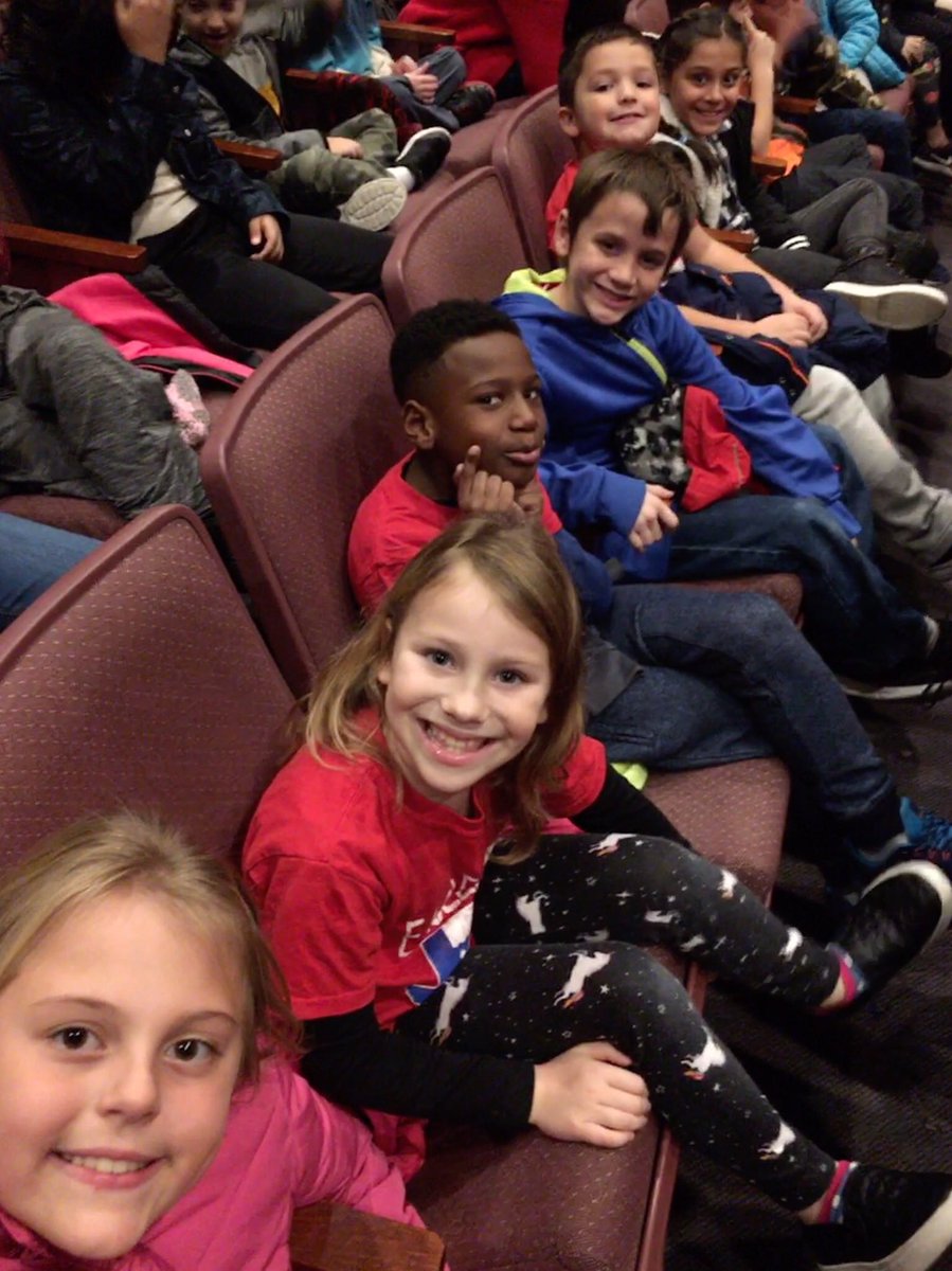 delvalle_jamie's tweet photo. The kids enjoining the Fossil Ridge play. @rach_markham 
@FRES117
#eaglesSOAR @FossilRidgeKISD https://t.co/663AWJGRrX