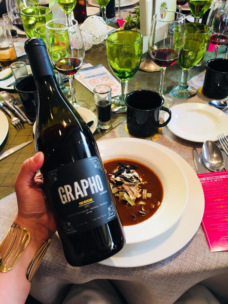 Estamos muy emocionados y agradecidos con en ESDAI, ya que eligieron entre diversos vinos a nuestro #Grapho para ser el #vino de la comida anual, que por cierto fue maravillosa.