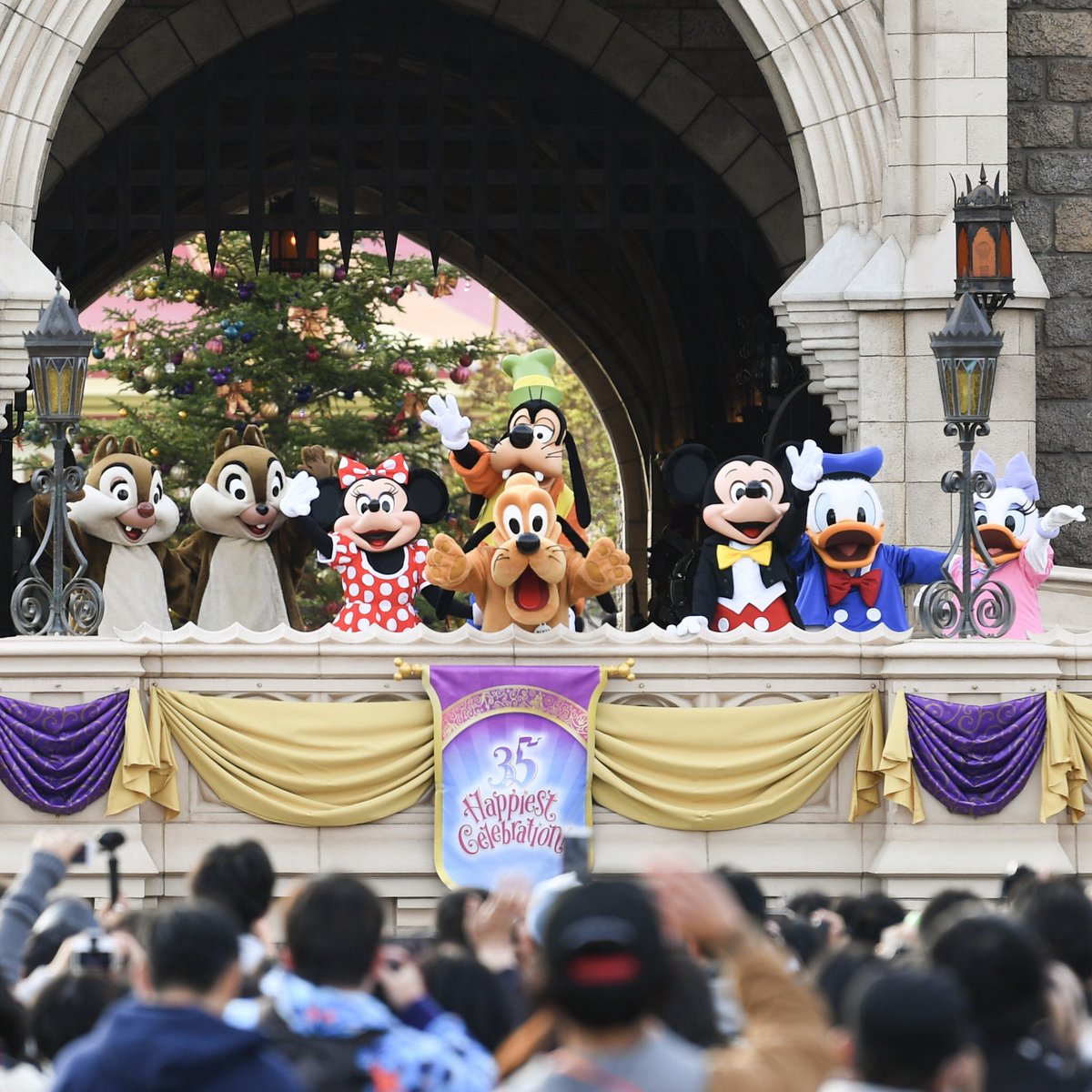 ミッキーマウス 50歳の誕生日パーティーへの招待 新聞切抜き