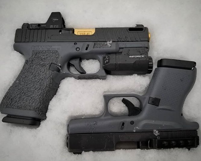 TechnaClip's tweet photo. Techna Clip lets you carry in all weather! https://t.co/KDdTd9rBo2