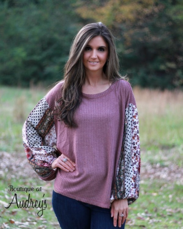 boutiqueaudreys's tweet photo. One of our most popular colors for Fall!  In store and online now https://t.co/NWuKbeNef3 #boutique #womensclothing #printedsleeves #onlineboutique https://t.co/9dCUY4b9rA