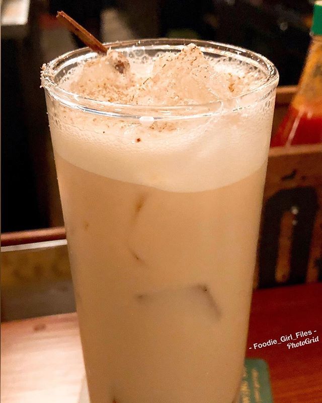FoodieGFiles's tweet photo. Feeling festive. Brandy Chai Punch: Creamy iced chai, spiked with brandy &amp; spice.
•
#highhatcafe #uptownnola #neworleans #nola #foodielove #adultbeverages #grownupdrinks #chai #brandy #chaispice #FoodieGFiles https://t.co/r7AhLsP0fy https://t.co/sAmvML0Y5H