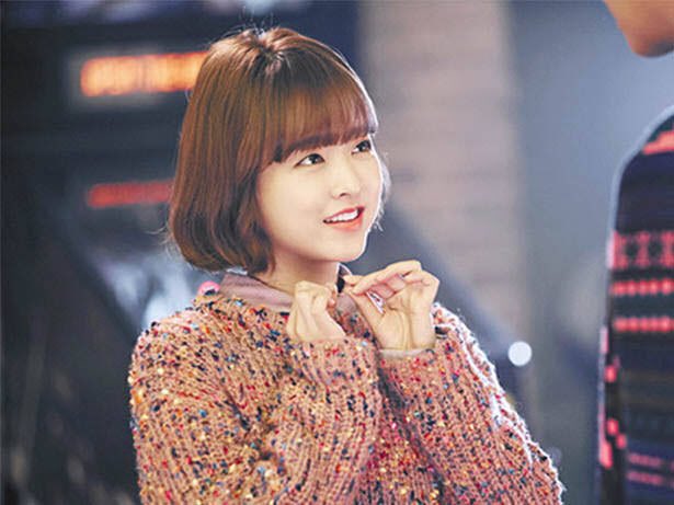 パクボヨンちゃん韓国女優の中では丸顔かなぁ思いきゃ、そもそもが小さいという😧めちゃめちゃ小顔や〜🤢
